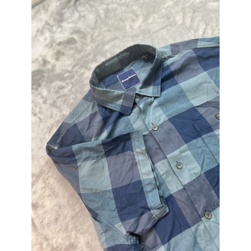 Tommy Bahama Casual Shirt Light And Dark Blue Checkered Pattern Men XXL Silk‎